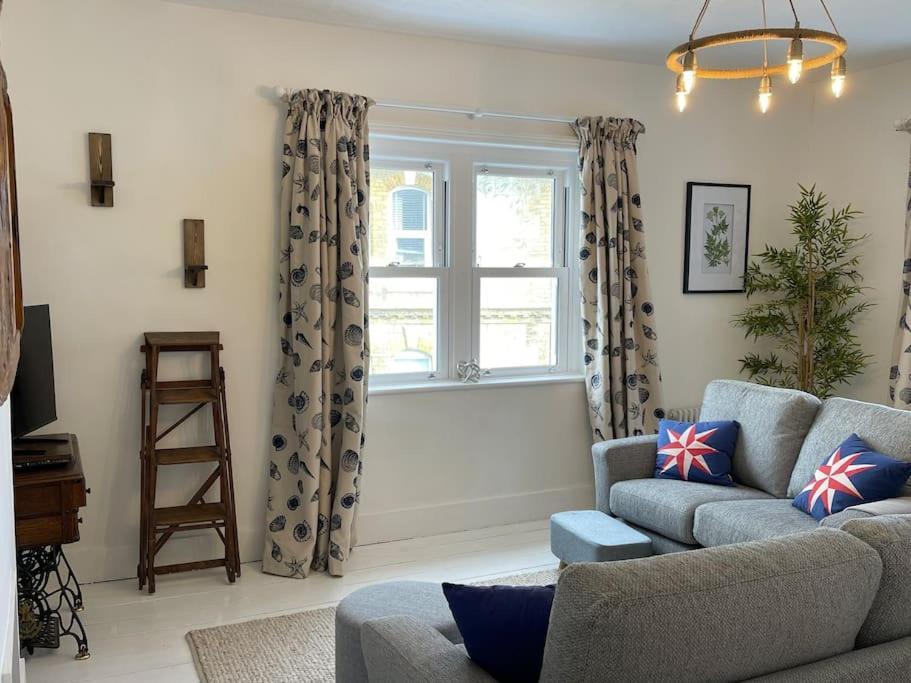 Top Deck - Fresh, Stylish Seaside Apartment Ventnor Dış mekan fotoğraf